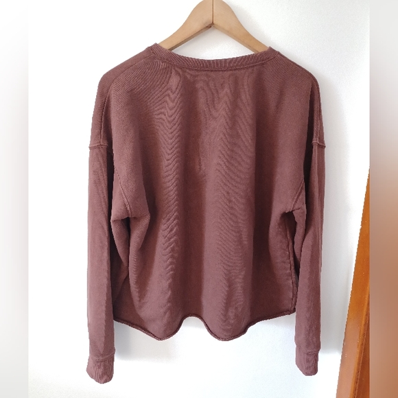 NWoT Aerie Fleece Cropped Henley Neck Sweatshirt in 'Maroon' - Picture 6 of 7